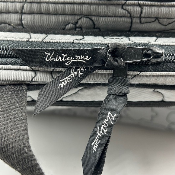 Thirty-One Quilted Floral Print Train Case Cosmetic Makeup Bag Gray, Detachables - Picture 3 of 16